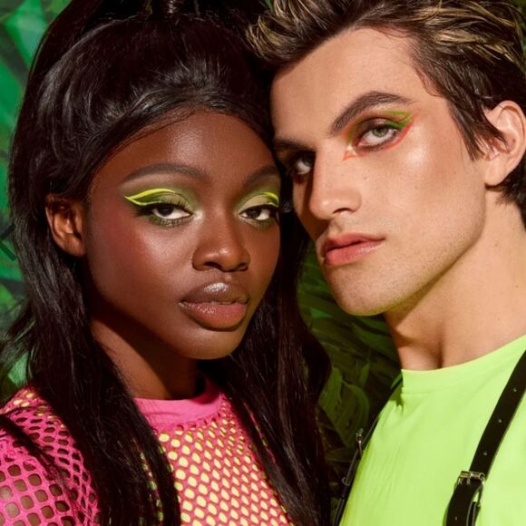 Profusion Cosmetics X Jurassic Park Neon Liner & Stamp Duo - Picture 4 of 6